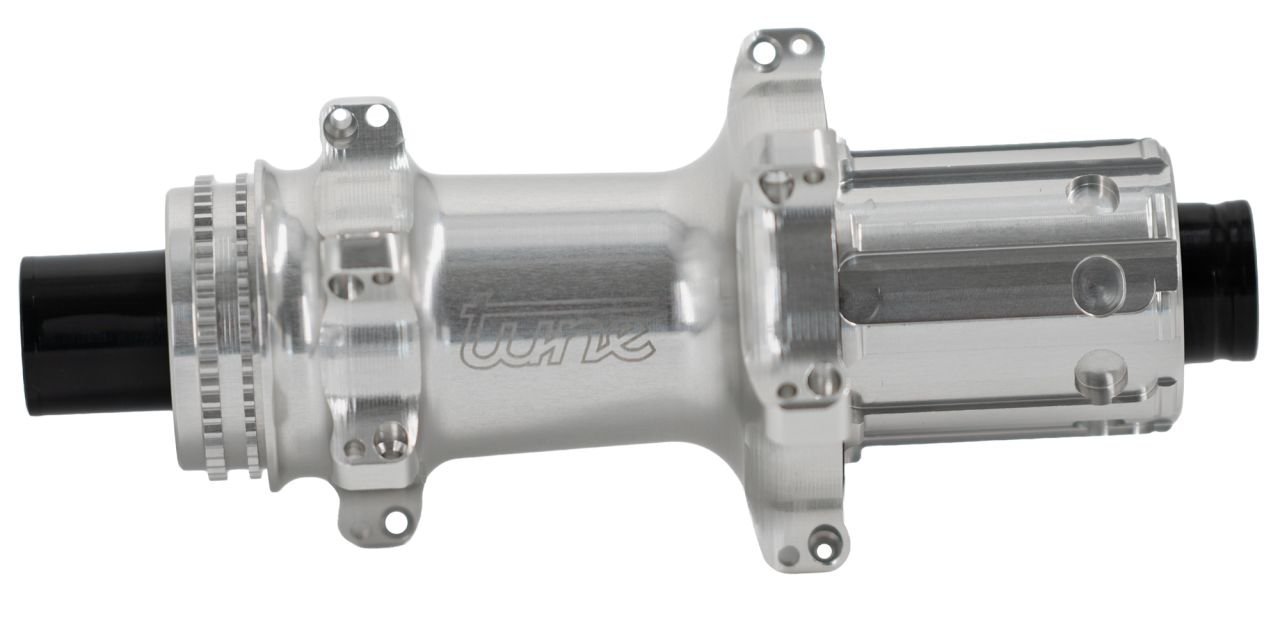 Tune_2_1-43f1_u5p_1280x618.jpg Tune Nano Hinterradnabe Silber CL Road 24h Shimano HG mit Standard Lager – Bild 1