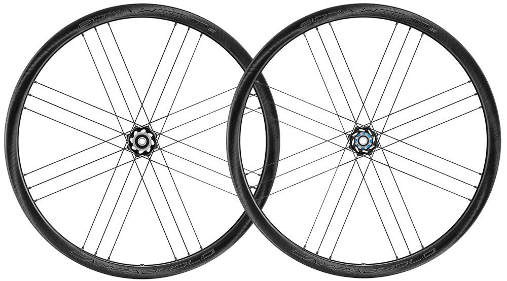 wh20-bowtodfr33xdk_bora-wto-33-db-2wf-dark-label-2021-front-rear_2f3.jpg Campagnolo BORA WTO 33 Dark Label Disc Campagnolo N3W Carbon Laufradsatz – Bild 1
